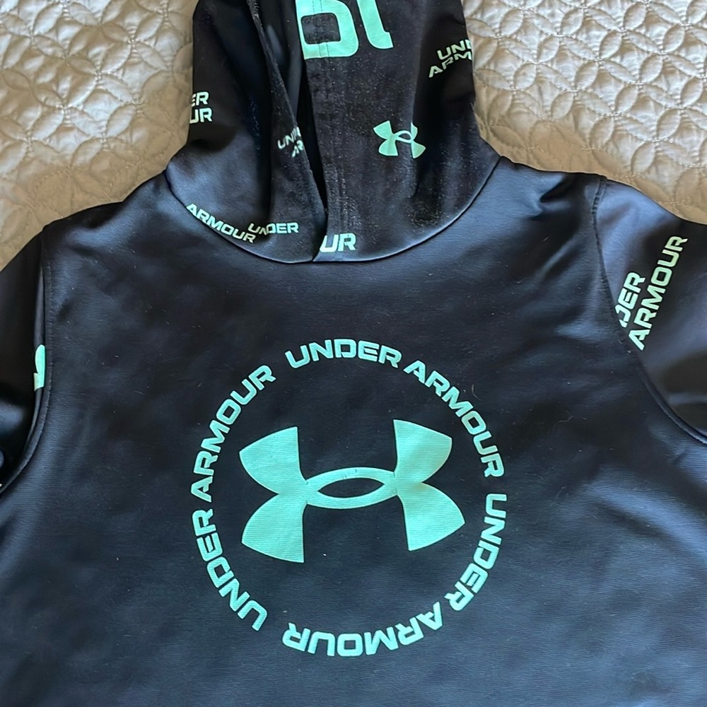 Youth large under Armour hoodie
